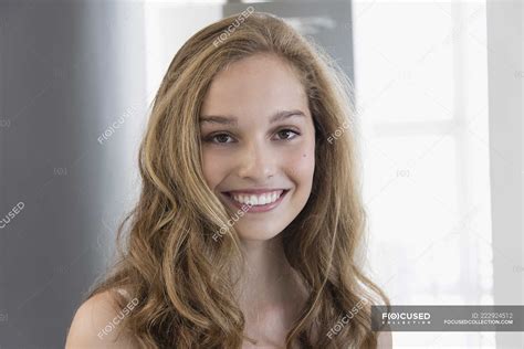 blond teen|8,786 Happy Smiling Portrait Teenage Girl Blond Hair Stock。